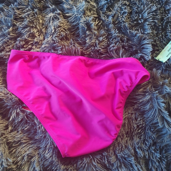 NWT bikin bottom flattering fir with hardware - Picture 3 of 4